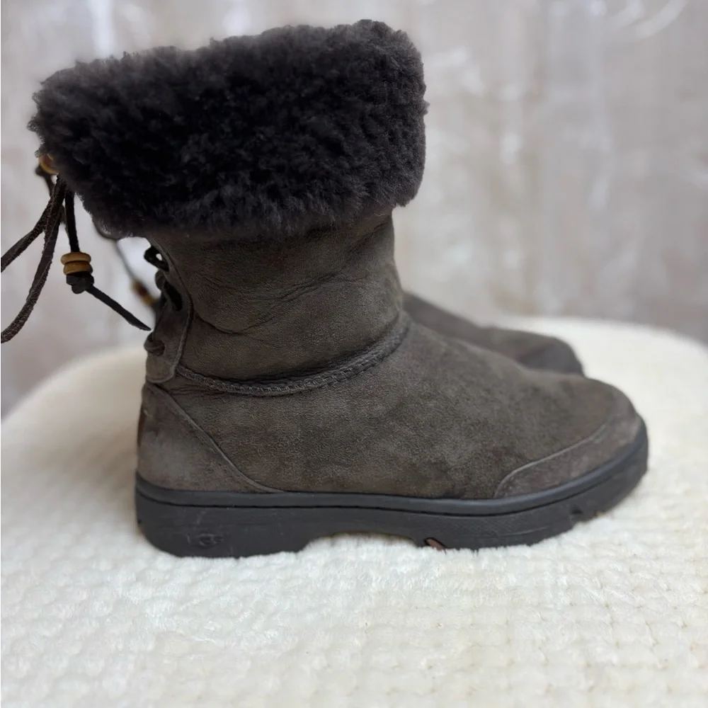 UGG warm stylish